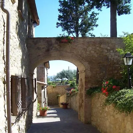 Casale Giulia Lantgård Volterra