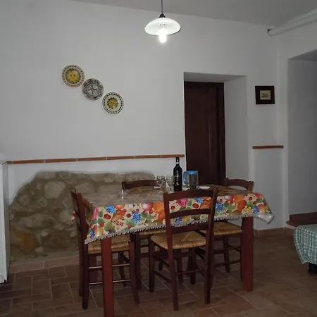 Casale Giulia Lantgård *