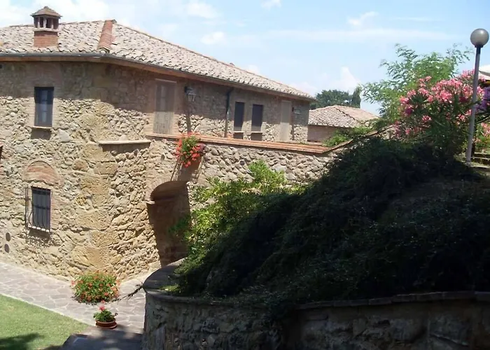 Casale Giulia * فولتيرا