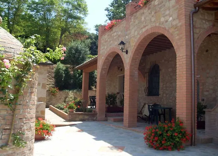 Casale Giulia * فولتيرا