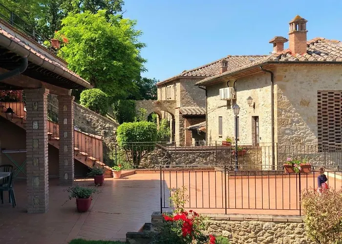 Casale Giulia * فولتيرا