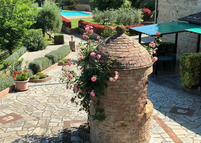 Casale Giulia * فولتيرا